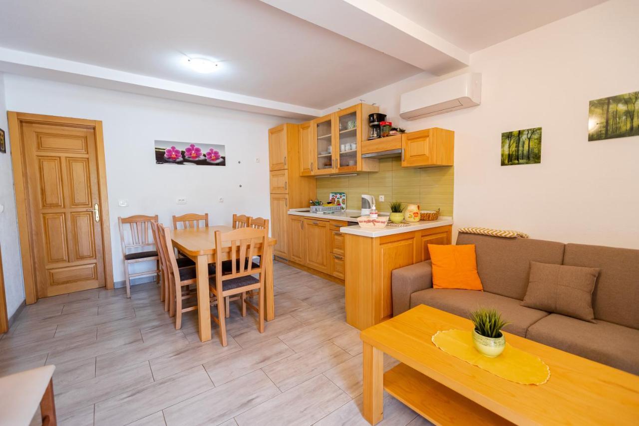 Lahinja & Kolpa River Apartments เมทลิกา ภายนอก รูปภาพ