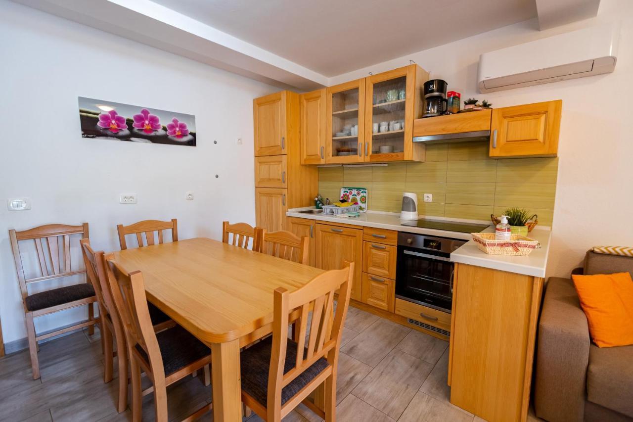 Lahinja & Kolpa River Apartments เมทลิกา ภายนอก รูปภาพ